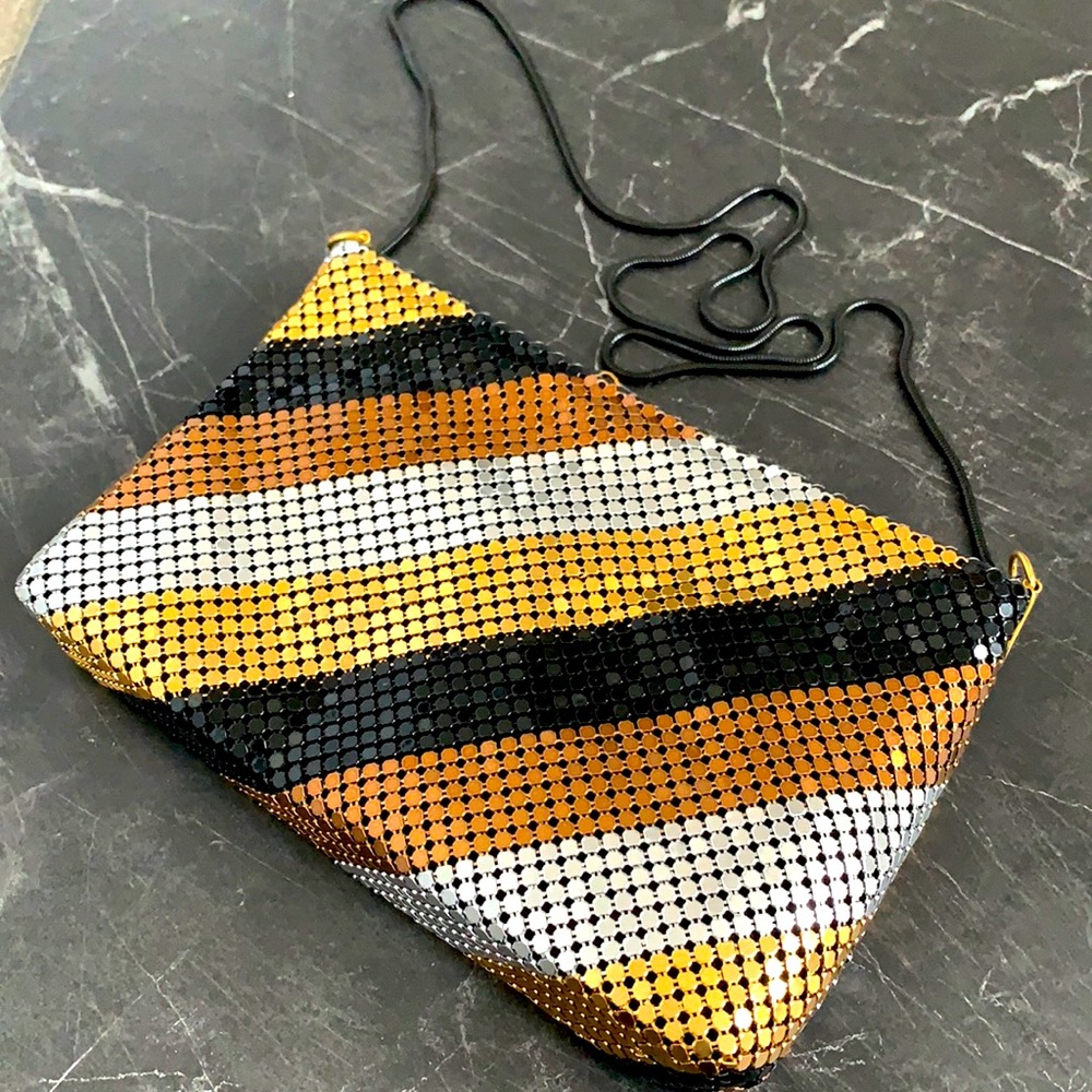 Mesh bag in multi-tone metallic with strap